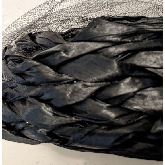 Vintage "Black Widow" Mid-Century Woven Raffia, Netting & Velvet Bow Pillbox Hat - Picture 11 of 11